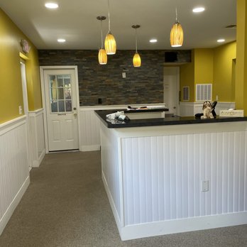 Ruffin' It Ranch - New Reception Area is Open for Business - Pet Training Near Me - Morganville, New Jersey