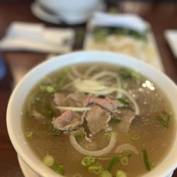 Hong Yen - Rare Beef Pho