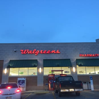 Walgreens - Walgreens logo at night - Drugstores Near Me - Griffin, Georgia