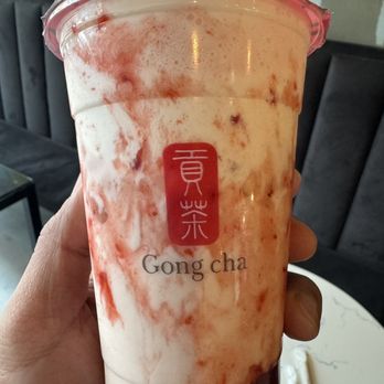 Gong Cha - Strawberry Almond Jelly Milk Tea - Coffee & Tea Near Me - Los Angeles, California