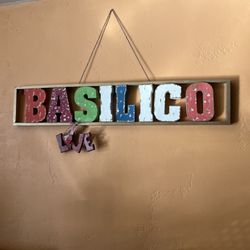Cucina Basilico - Sign on the wall