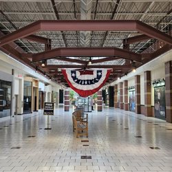 Beaver Valley Mall - Interior.
