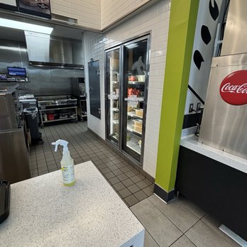 Del Taco - Fresh onions, lettuce, cheese, limes, etc - Mexican Near Me
