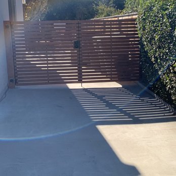 4 J's Ornamental Steel Fab - Side gate with handle and lock - Fences & Gates Near Me 4 J's Ornamental Steel Fab - Side gate with handle and lock - Fences & Gates Near Me