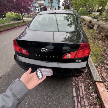 Artisan Locksmith - Infiniti G35 knob to turn key fob was programmed - Keys & Locksmiths Near Me - Snohomish, Washington