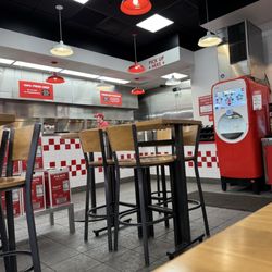 Five Guys - Inside