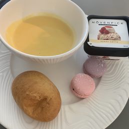 Cream of pumpkin and desserts Cream of pumpkin and desserts