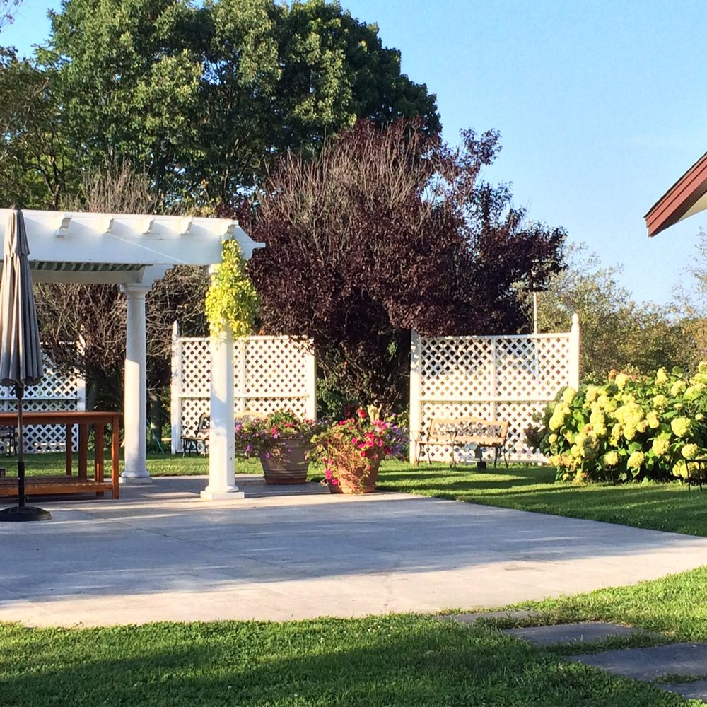 Tashua Knolls Golf Course - Beautiful grounds and swimming pool. 8/28/16 - Golf Near Me - Trumbull, Connecticut Tashua Knolls Golf Course - Beautiful grounds and swimming pool. 8/28/16 - Golf Near Me - Trumbull, Connecticut