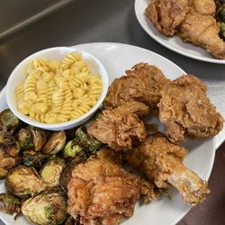 Amarith Farmhouse Cafe - Half Famous Fried Chicken with Mac & Cheese and Brussels Sprouts