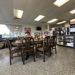 Bartlett Breakfast Factory - Ordering area and tables