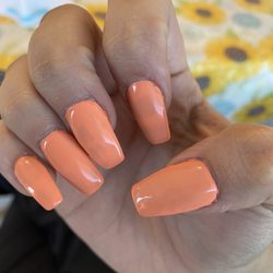 Elegant Nails - The dark spots on my nails are not just the lightning! That's how they look in real life.