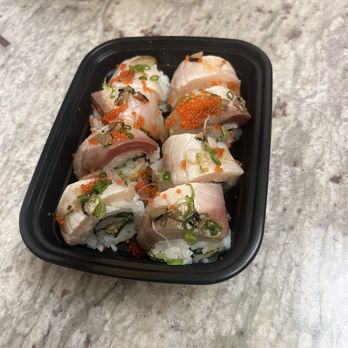 Akiko's Sushi Bar - Mason Street Roll - Sushi Bars Near Me - San Francisco, California