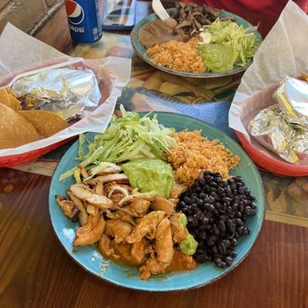 Taqueria La Cumbre - Chicken Dinner Plate - Mexican Near Me - San Francisco, California Taqueria La Cumbre - Chicken Dinner Plate - Mexican Near Me - San Francisco, California