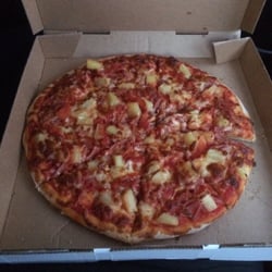 Lino's Pizzeria - Quick and nice pizza.