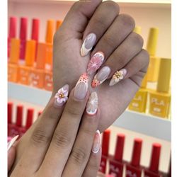 Gloss Nail Bar