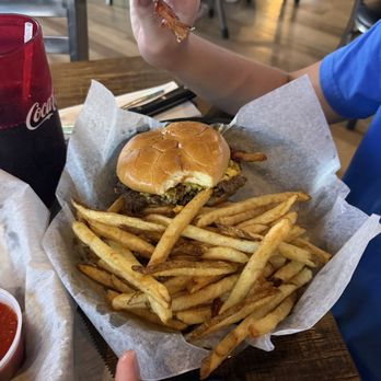 Oscar's Food & Spirits - American Near Me - North Myrtle Beach, South Carolina