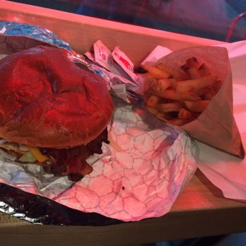 Do-Rite Donuts & Chicken - CBR chicken sandwich - Donuts Near Me - Chicago, Illinois