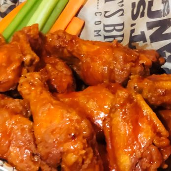 PT's Gold - Some wings and things! - Sports Bars Near Me - Las Vegas, Nevada