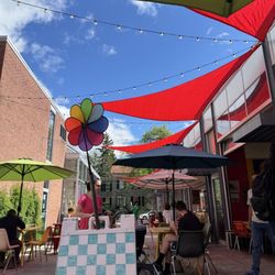 Tacos Cdmx - Seating area