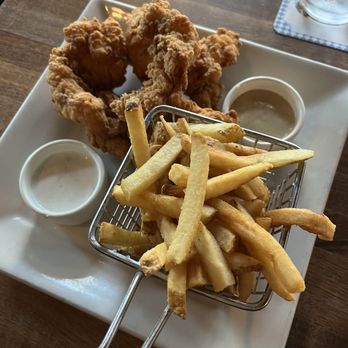Yard House - Fried Chicken Tenders - Bars Near Me - Pasadena, California Yard House - Fried Chicken Tenders - Bars Near Me - Pasadena, California