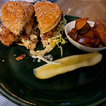 etta - Bucktown - Chicken Sandwich - Pizza Near Me - Chicago, Illinois etta - Bucktown - Chicken Sandwich - Pizza Near Me - Chicago, Illinois