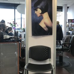 Salon John Francis - Inside the little salon