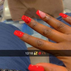 California Nails - I Love The Way My Nails Turned Out && My Feet Look Great Also . They Were Really Nice && The Service Was Amazing
