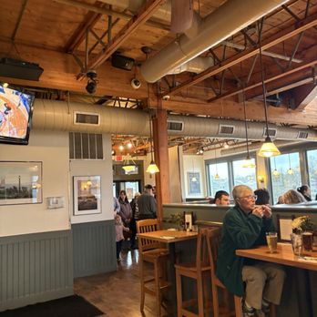 Federal Jack's Brew Pub - Inside - American Near Me - Kennebunk, Maine