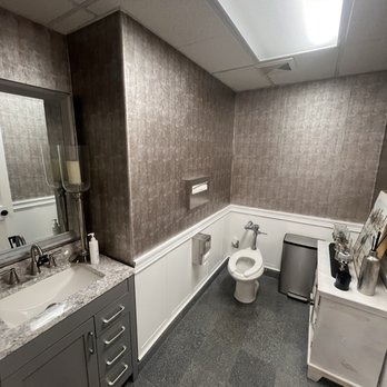 QD Skinnovations - Clean restroom - Skin Care Near Me - Carson, California QD Skinnovations - Clean restroom - Skin Care Near Me - Carson, California