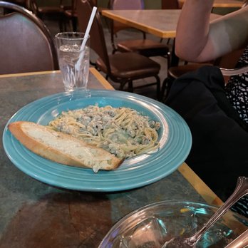 Bonkers Restaurant - White Clsm Sauce over linguine - New American Near Me - Page, Arizona Bonkers Restaurant - White Clsm Sauce over linguine - New American Near Me - Page, Arizona