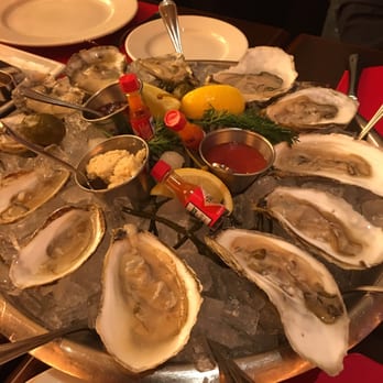 David Burke Prime - Fresh Oysters - Steakhouses Near Me - Mashantucket, Connecticut