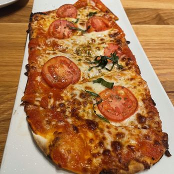 Bulla Gastrobar - Margherita Flatbread - Gastropubs Near Me - Winter Park, Florida Bulla Gastrobar - Margherita Flatbread - Gastropubs Near Me - Winter Park, Florida