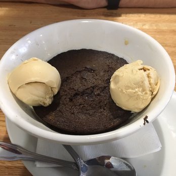 Grit 2C - Warm chocolate cake - Bars Near Me - Caldwell, Idaho