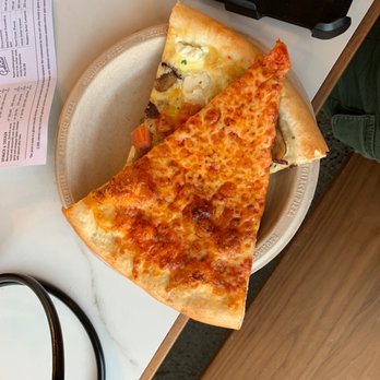 Pagliacci Pizza - Pizza Near Me - Sammamish, Washington