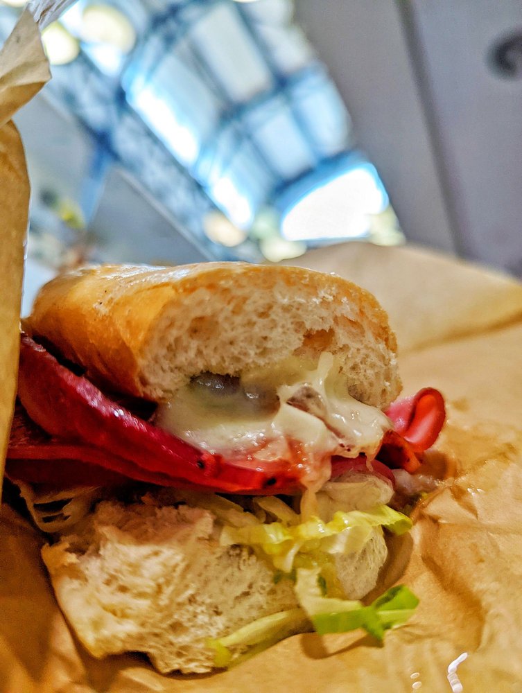 Roe's Deli Station