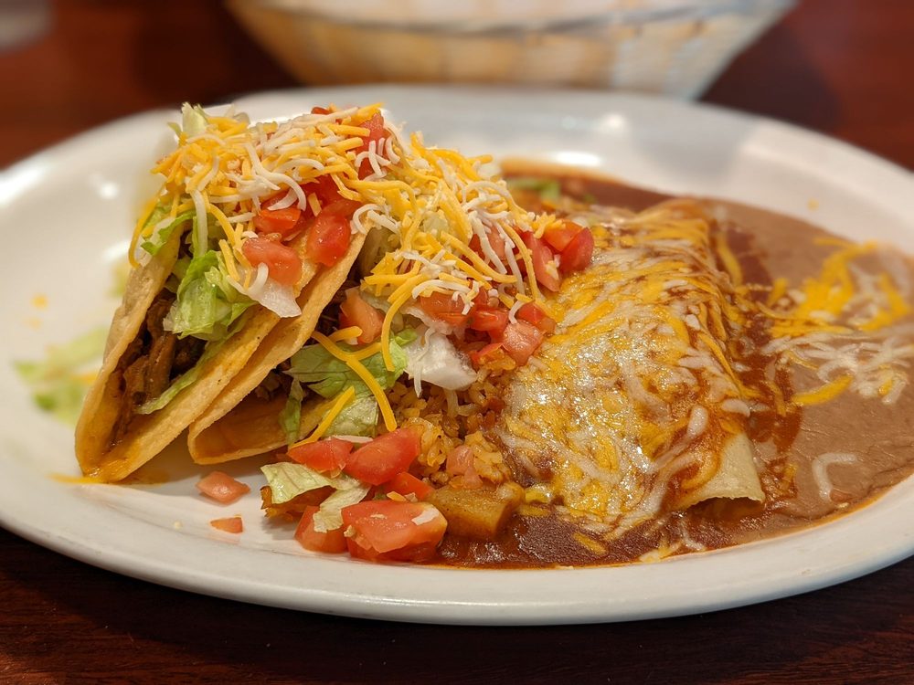 Pueblo Lindo, Meridian Roadtrippers