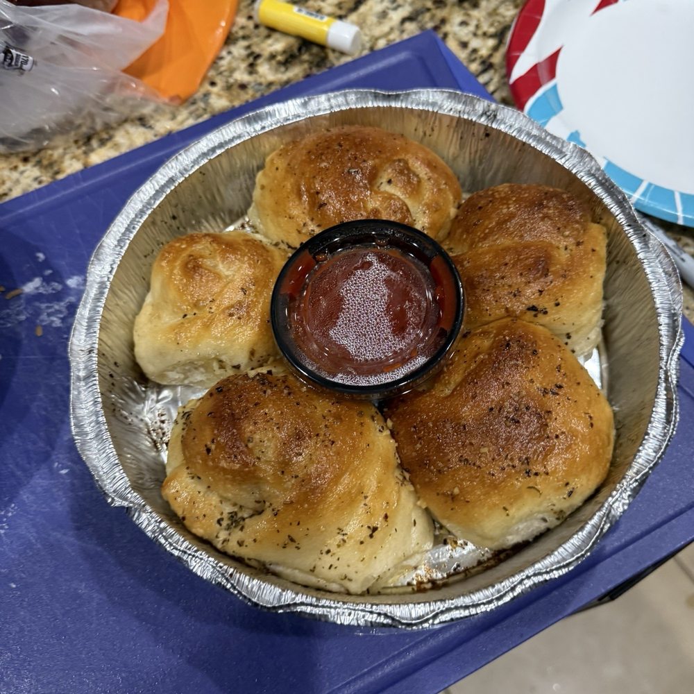 Garlic Knots (5) Garlic Knots (5)