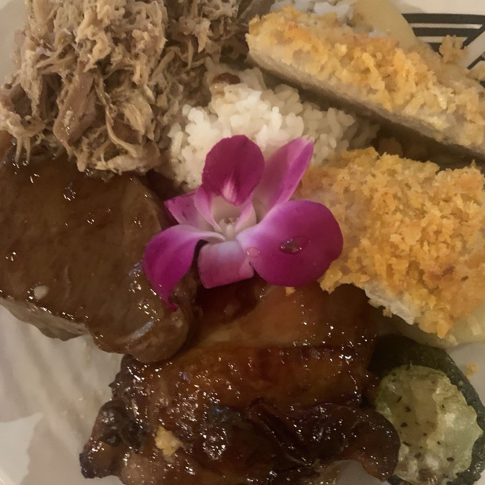 Hale Koa Luau - The food - Performing Arts Near Me - Honolulu, Hawaii