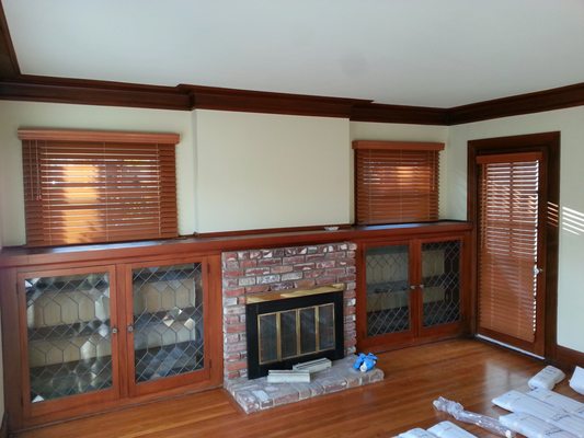 WOOD BLINDS - Wood blinds are available in motorized or cordless options to suit your style.