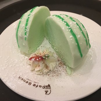 Cafe Bench - Pistachio ice cream - Cafes Near Me - Flushing, New York