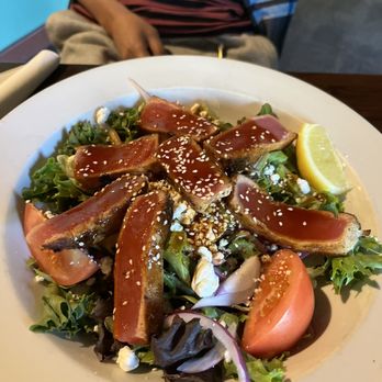 Toomey's - Spring Mix Salad with Ahi - New American Near Me - Mammoth Lakes, California Toomey's - Spring Mix Salad with Ahi - New American Near Me - Mammoth Lakes, California