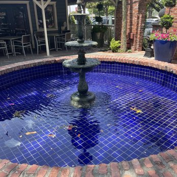 Pappadeaux Seafood Kitchen - Papadeaux fountain - Seafood Near Me - Richardson, Texas Pappadeaux Seafood Kitchen - Papadeaux fountain - Seafood Near Me - Richardson, Texas