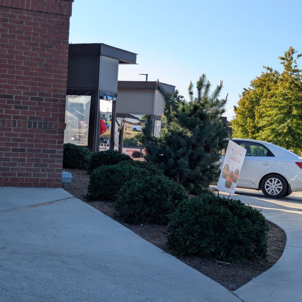 Chick-fil-A - Fast Food Near Me - Hickory, North Carolina