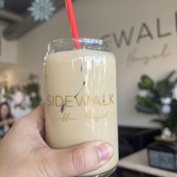 Sidewalk Coffee and Bagel - Iced latte