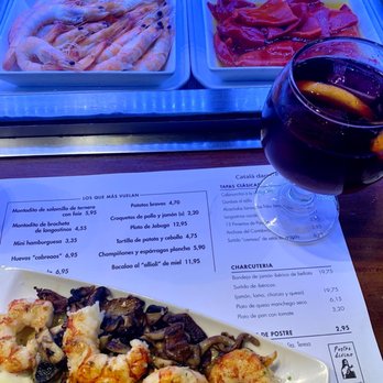 Ciutat Comtal - Shrimp and mixed mushrooms - Tapas Bars Near Me - Barcelona, B Ciutat Comtal - Shrimp and mixed mushrooms - Tapas Bars Near Me - Barcelona, B