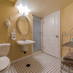 Central Avenue Health Centre - At Central Avenue Health Centre, we have two private, Aromatherapy Steam Rooms. Choose from a range of essential oil blends.
