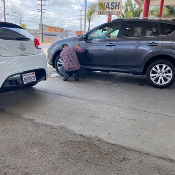 Loreno Hand Wash - Car Wash Near Me - North Hollywood, California
