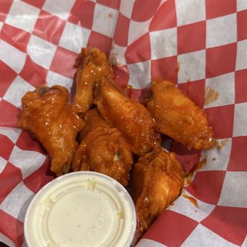 Wilma's Famous BBQ & Tavern - Chicken Wings - Barbeque Near Me - Chicago, Illinois Wilma's Famous BBQ & Tavern - Chicken Wings - Barbeque Near Me - Chicago, Illinois