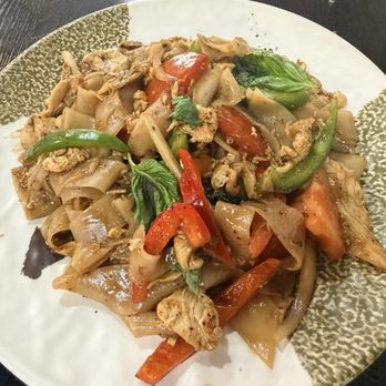 Maya Thai Cuisine - Drunken noodles - Thai Near Me - Pembroke Pines, Florida Maya Thai Cuisine - Drunken noodles - Thai Near Me - Pembroke Pines, Florida