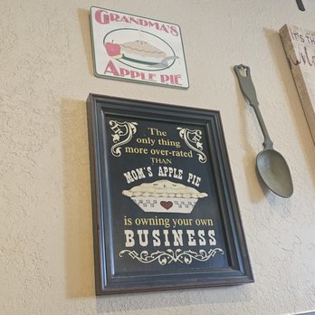 Mama Kat's - American Near Me - San Marcos, California